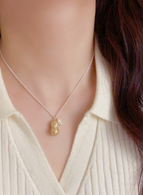 金银撞色好事花生吊坠锁骨链