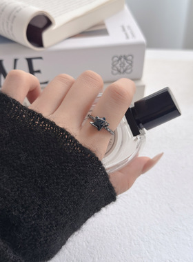 枪黑色星星环绕五角星可调节开口指环戒指女小众高级轻奢食指戒