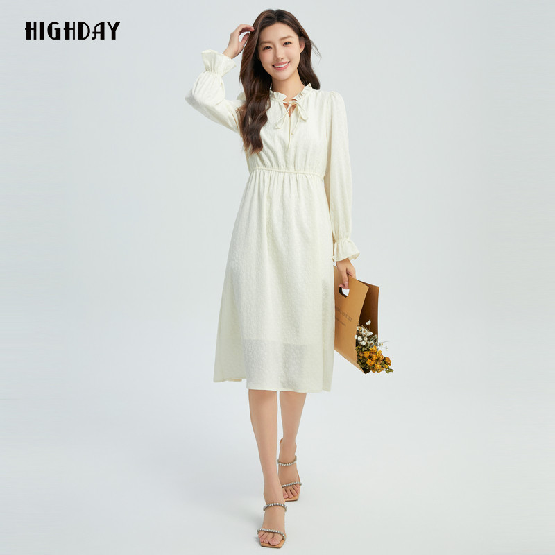 轩日24商场同款女装秋季新款白色木耳花边系带修身长袖连衣裙中长