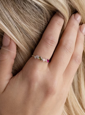 日韩时尚新款小众设计彩色碎钻细款戒指钛钢镀18k金指环百搭食指