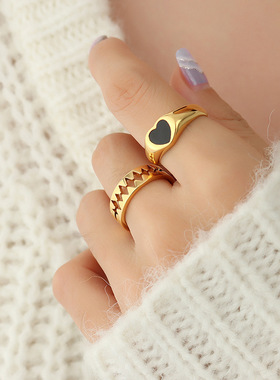 欧美INS风可爱时尚黑色爱心戒指指环女款小众设计钛钢饰品高品质