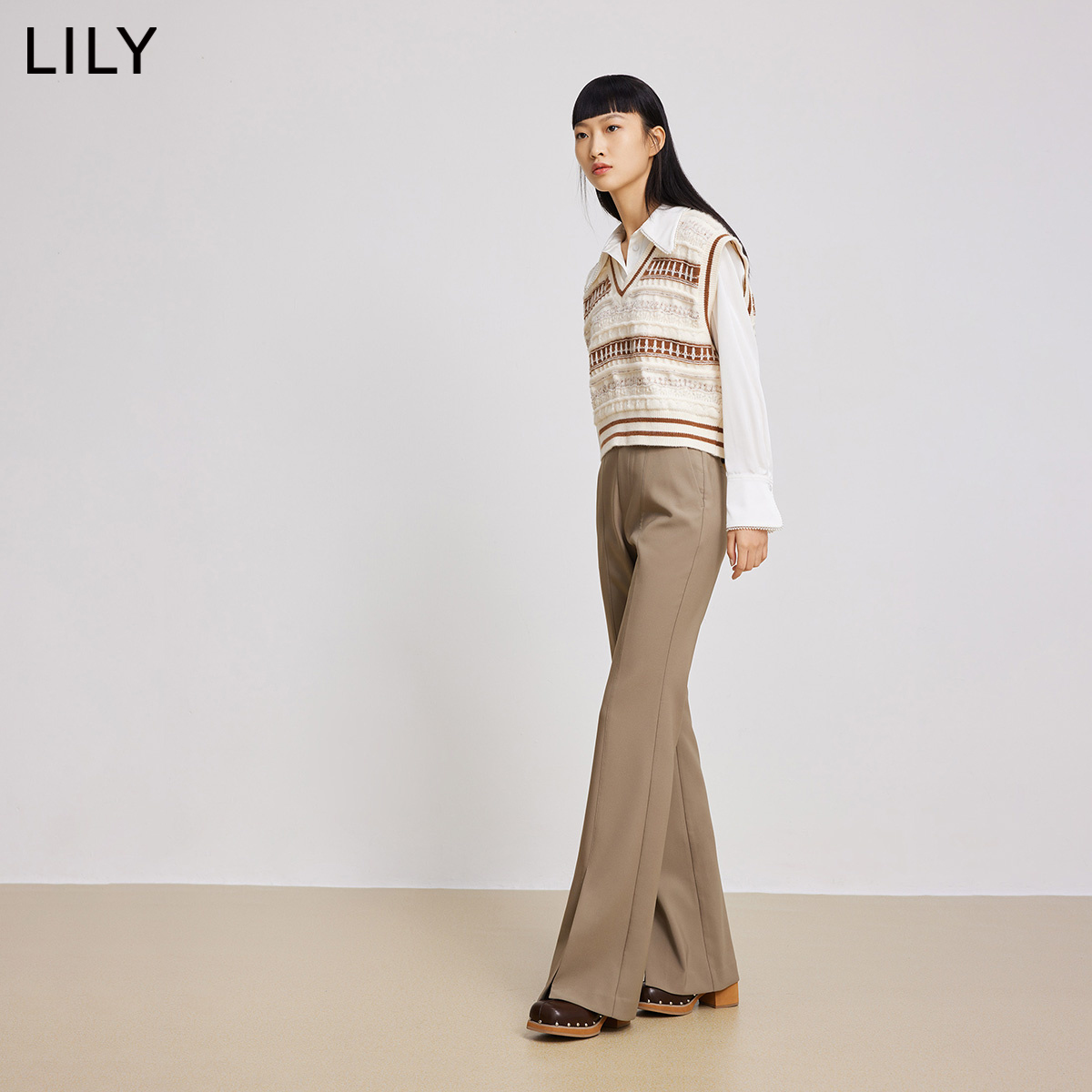 LILY官方旗舰店LILY2022春新款女装气质珍珠设计感宽松垂顺长袖白色雪纺衬衫1