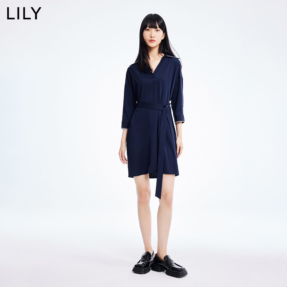 LILY2022夏新款女装优雅法式气质深V高级感温柔复古茶歇裙连衣裙 - 图1