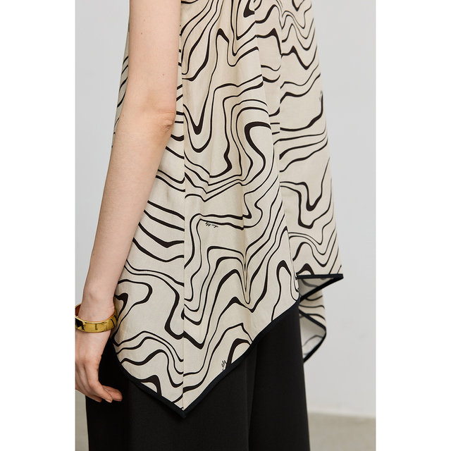 LILY ສີທີ່ບໍ່ສະຫມໍ່າສະເຫມີ camisole ກົງກັນຂ້າມ