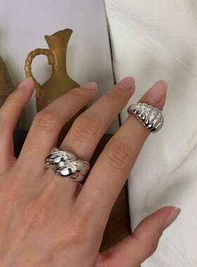 734钛钢白金色可洗澡不掉色戒指简约缠绕麻花条纹食指戒夸张指环