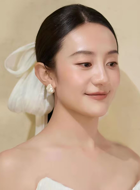 白色褶皱布艺蝴蝶结新娘发夹