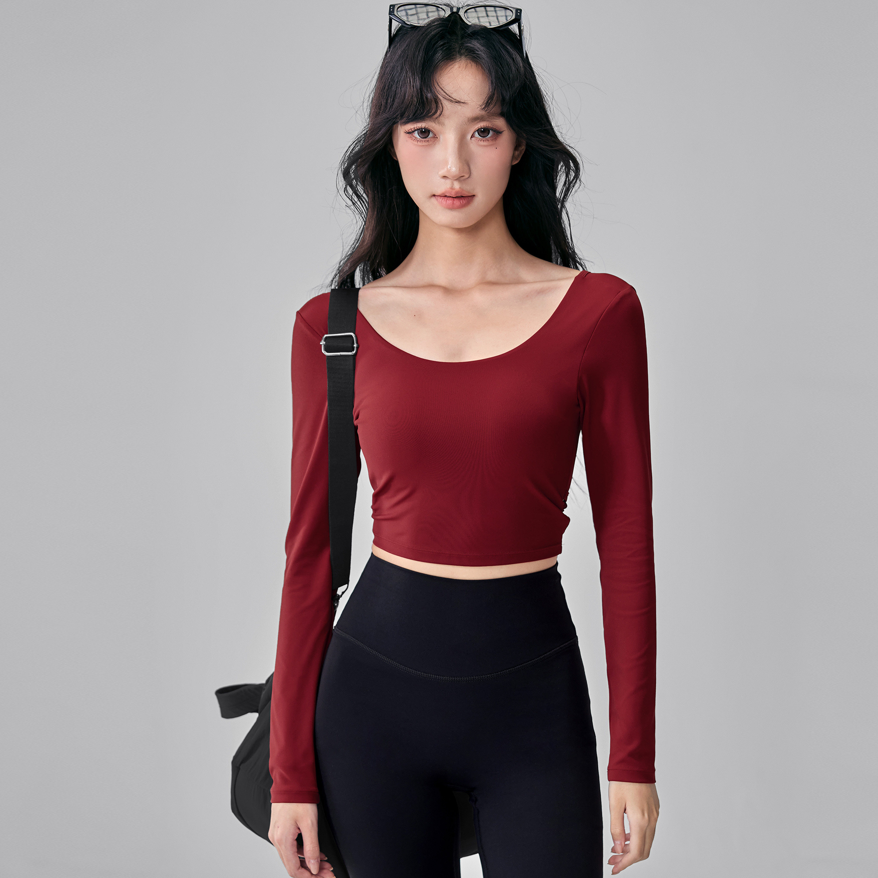 带胸垫美背瑜伽服新年红方领显瘦健身上衣普拉提露背跑步运动长袖,淘宝优惠券,粉丝福利购,淘宝优惠卷