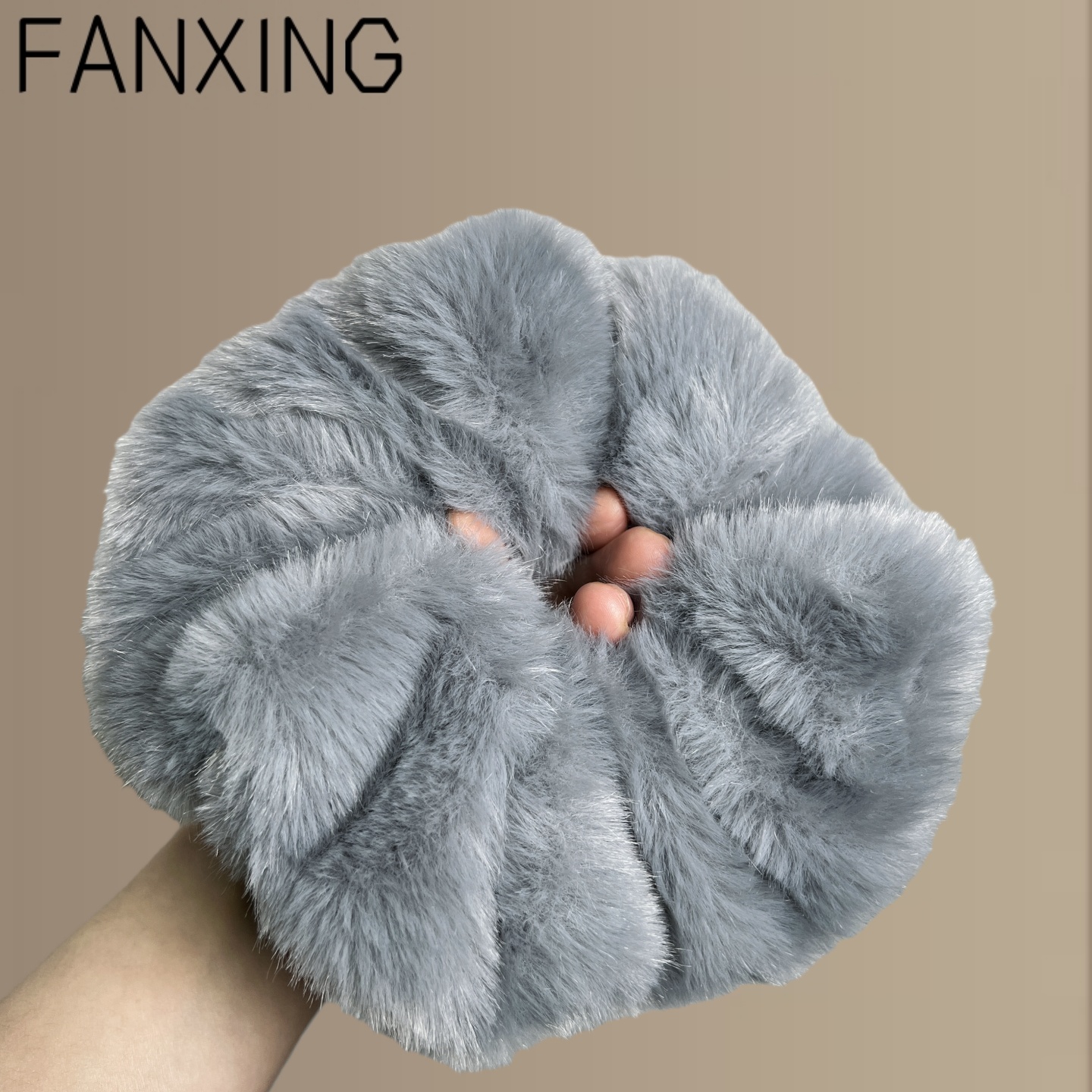 【舒适主义】高级感毛绒大肠发圈复古百搭发绳丸子头绳旅行发卡 - 图2