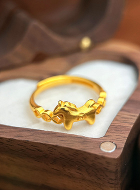2026马年生肖沙金小众设计感马上有钱戒指 小马指环手饰新年送礼