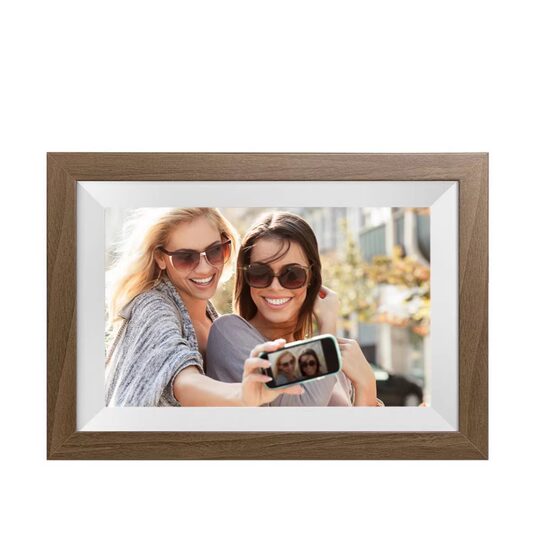Rechargeable wooden frame photo album with touch screen mobile phone to push pictures