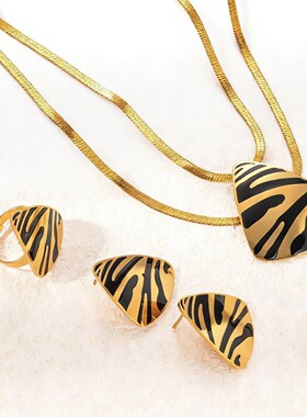 Leopard patterned titanium steel necklace豹纹轻奢钛钢项链