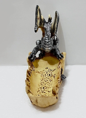 新款跨境现代简约树脂龙