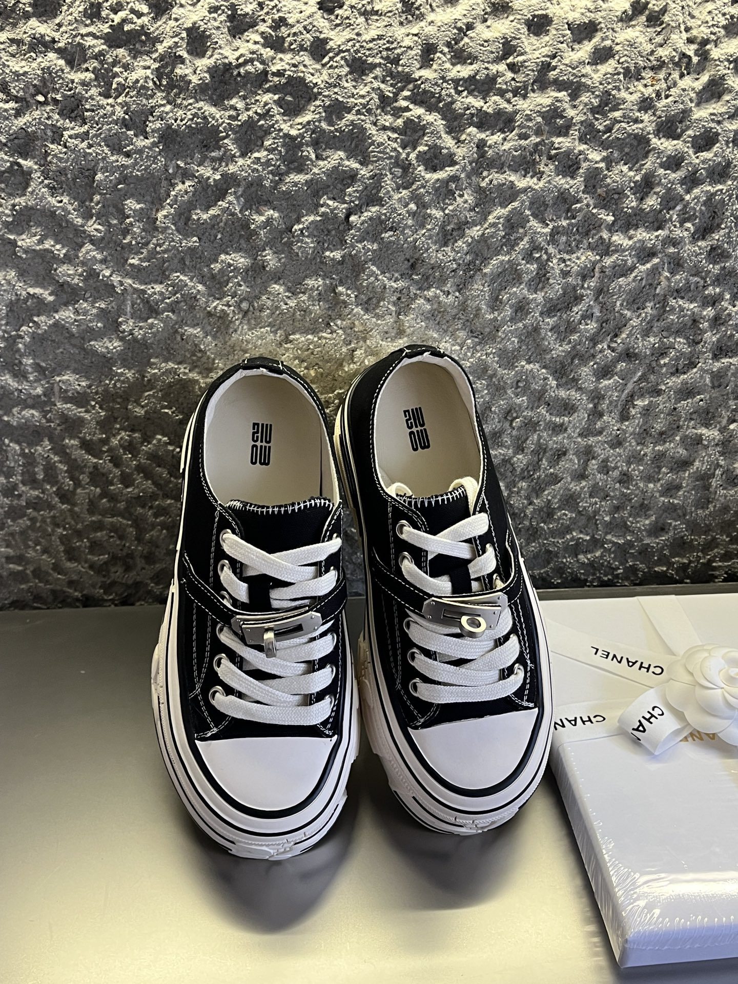 2026早春新款厚底增高帆布鞋女百搭休闲板鞋ins潮小众设计感单鞋,淘宝优惠券,粉丝福利购,淘宝优惠卷