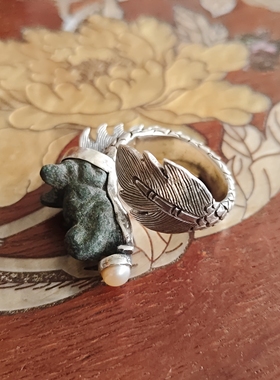 苗乡银绣坊中国风原创手工镶嵌老青铜簋耳龙头錾刻足银个性戒指