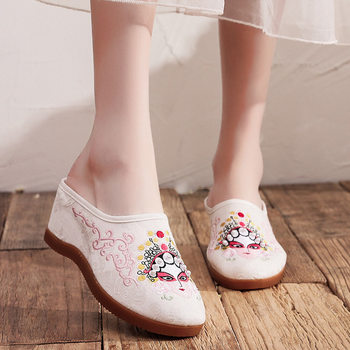 ເກີບສົ້ນສູງແບບຈີນໃສ່ນອກ embroidered slippers retro ເກີບຜ້າປັກກິ່ງເກົ່າຂອງແມ່ຍິງແບບຊົນເຜົ່າເກີບ wedge heel half-pack sandals