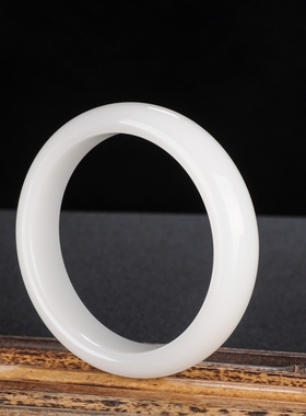 和田玉羊脂白玉手镯女款正圆宽版