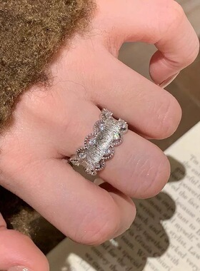 国风宫廷风~蕾丝花边锆石戒指女轻奢感素圈戒指女小众设计食指环