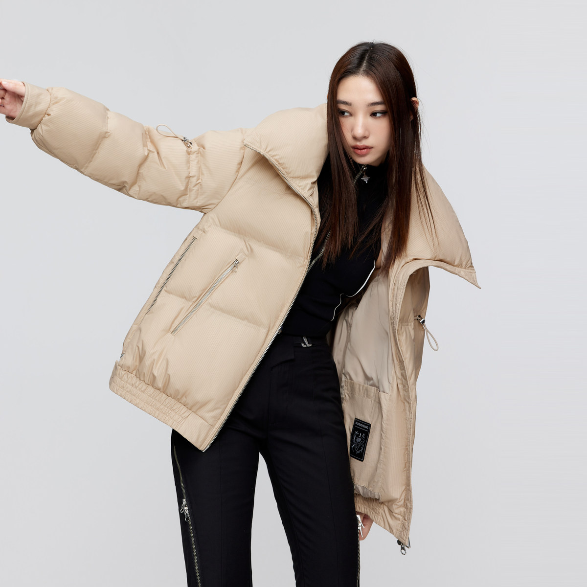 波司登女羽绒服时尚廓形黑金翻领秋冬短款外套B30145278,淘宝优惠券,粉丝福利购,淘宝优惠卷