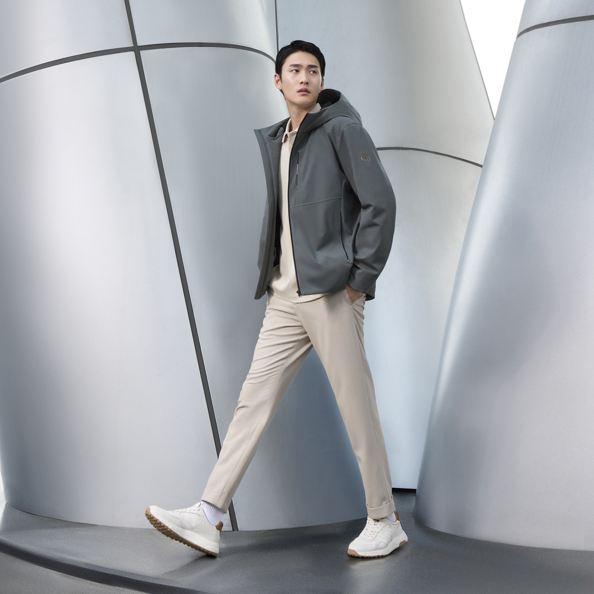 波司登2024秋季男短款经典商务鹅绒连帽外套羽绒服