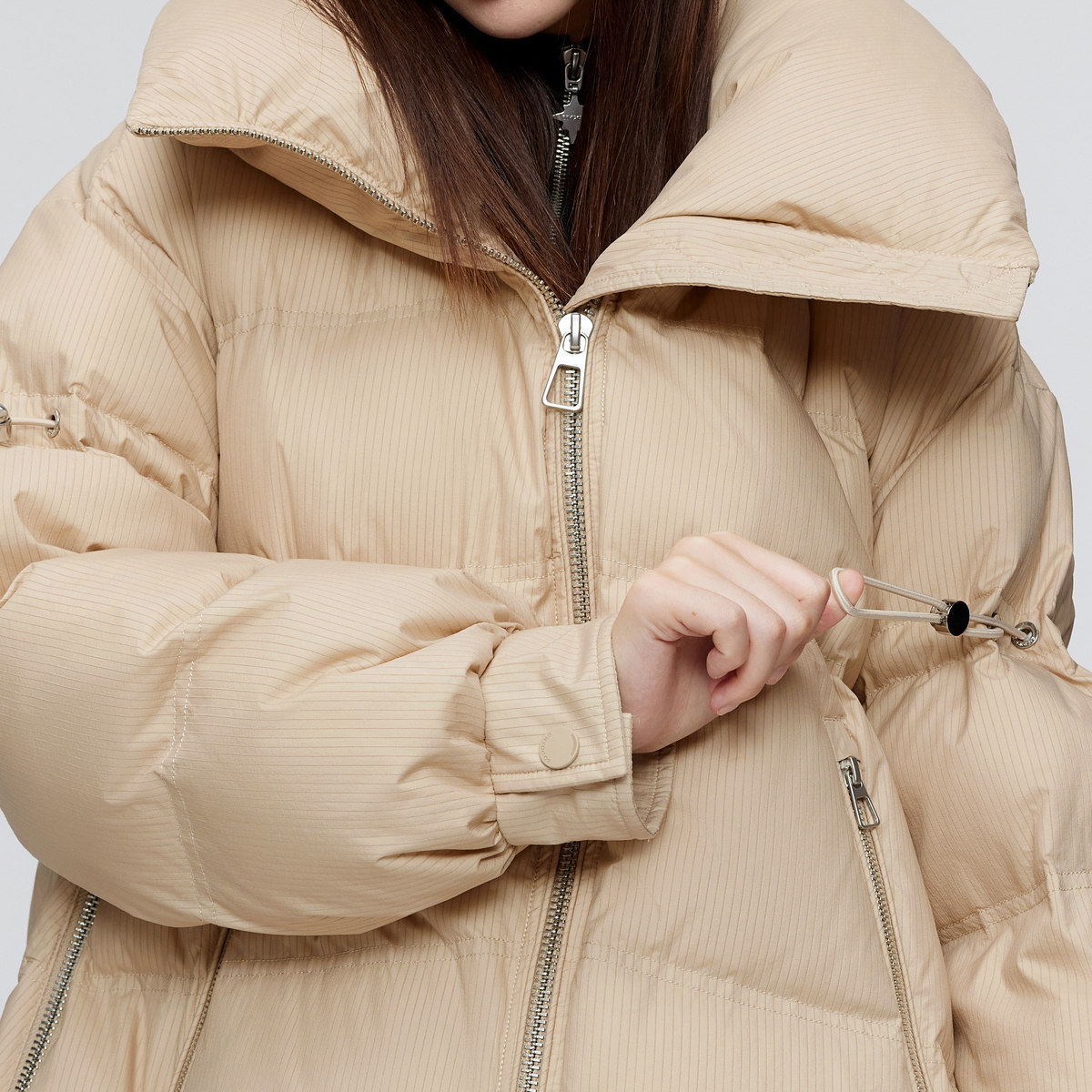 波司登女羽绒服时尚廓形黑金翻领秋冬短款外套B30145278,淘宝优惠券,粉丝福利购,淘宝优惠卷