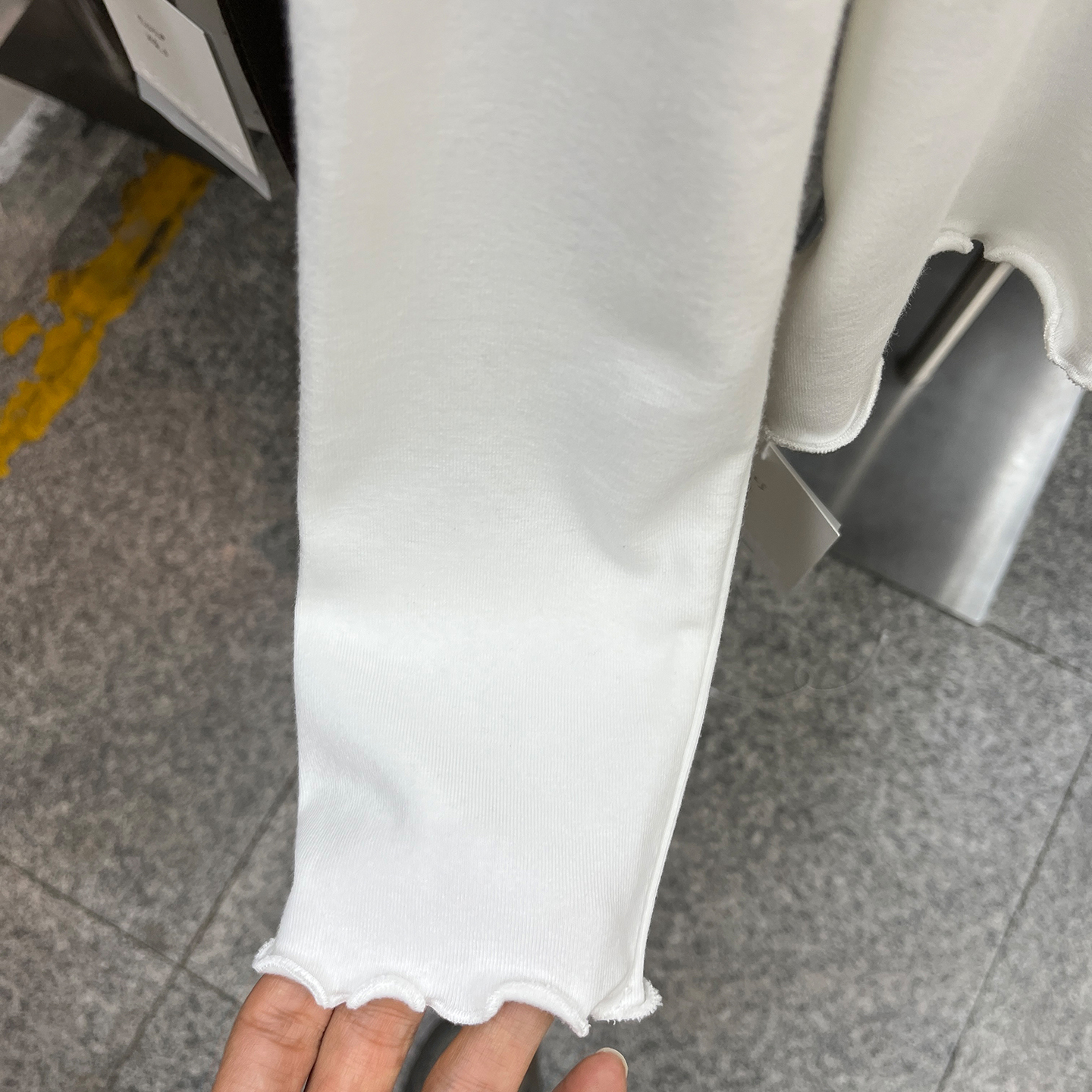 24HOURS韩国东大门女装2025新款半高领打底衫女气质内搭花边上衣 - 图3