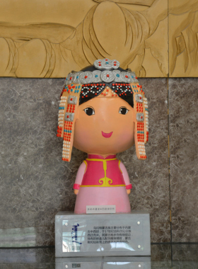 玻璃钢彩绘蒙古族卡通人物雕塑