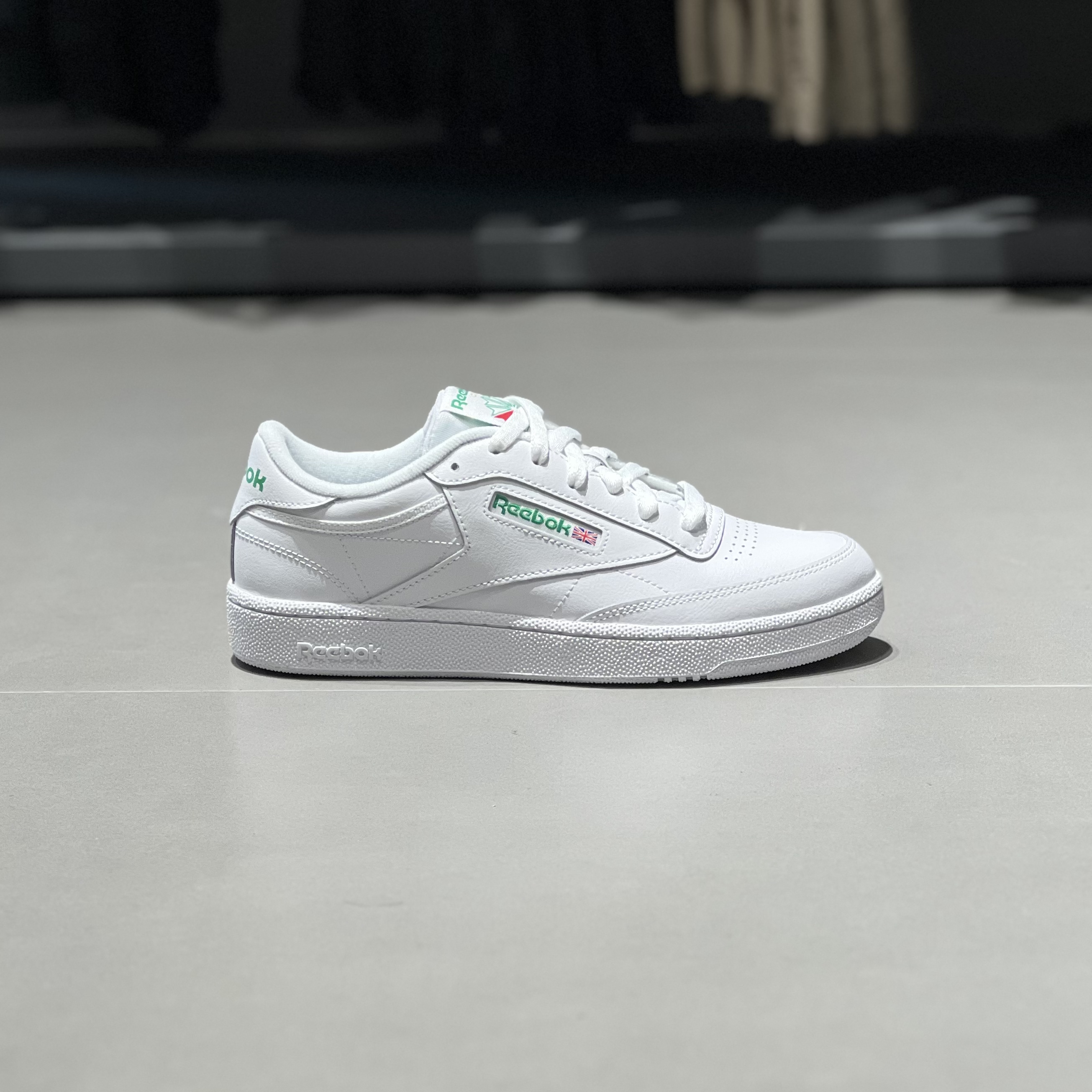 韦恩运动锐步/Reebok Club C陈伟霆同款牛皮软底透气板鞋AR0456-图0