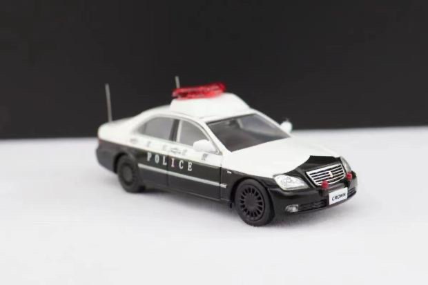 DCM 1/64 TOYOTA CORWN日本警视厅银轮爱知县警车黑轮车模礼物-图2