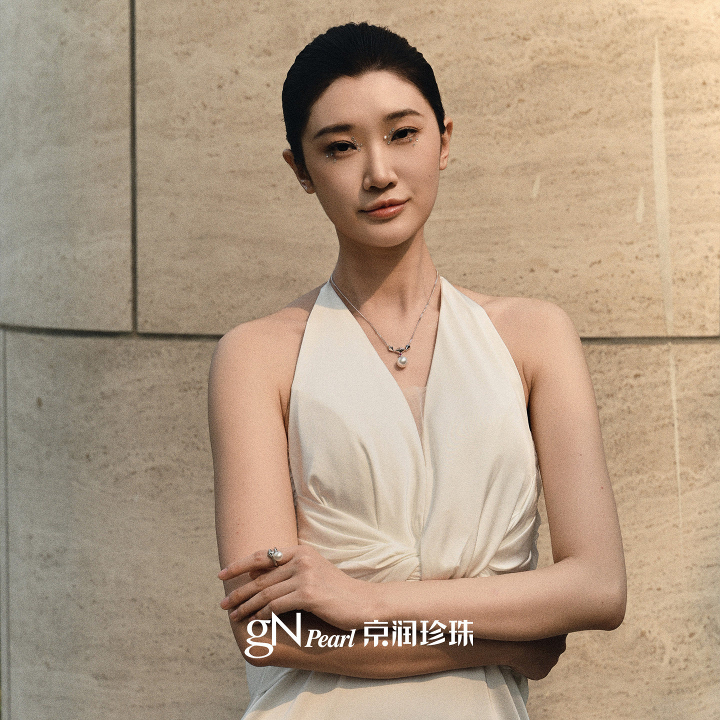 The first new product at the Consumer Expo is Jingrun Bingrun Red Plum and Australian White Seawater Pearl 925 Silver Necklace Ring Round L