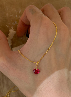 简约高级感红色锆石吊坠爱心项链女极简风个性百搭气质颈链锁骨链