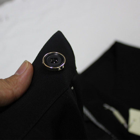 Slim-fitting Bei Qianqi’s versatile micro-speaker and versatile temperament