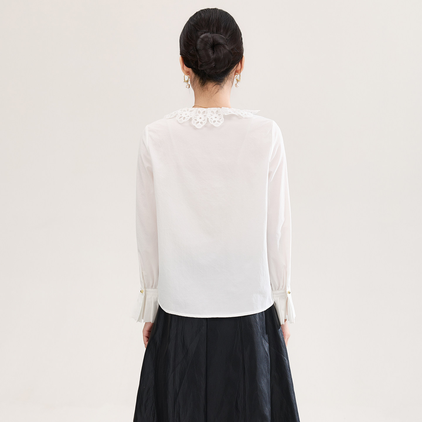 2026年春夏新款法式蕾丝刺绣翻领拼接白衬衫长袖气质减龄通勤上衣,淘宝优惠券,粉丝福利购,淘宝优惠卷