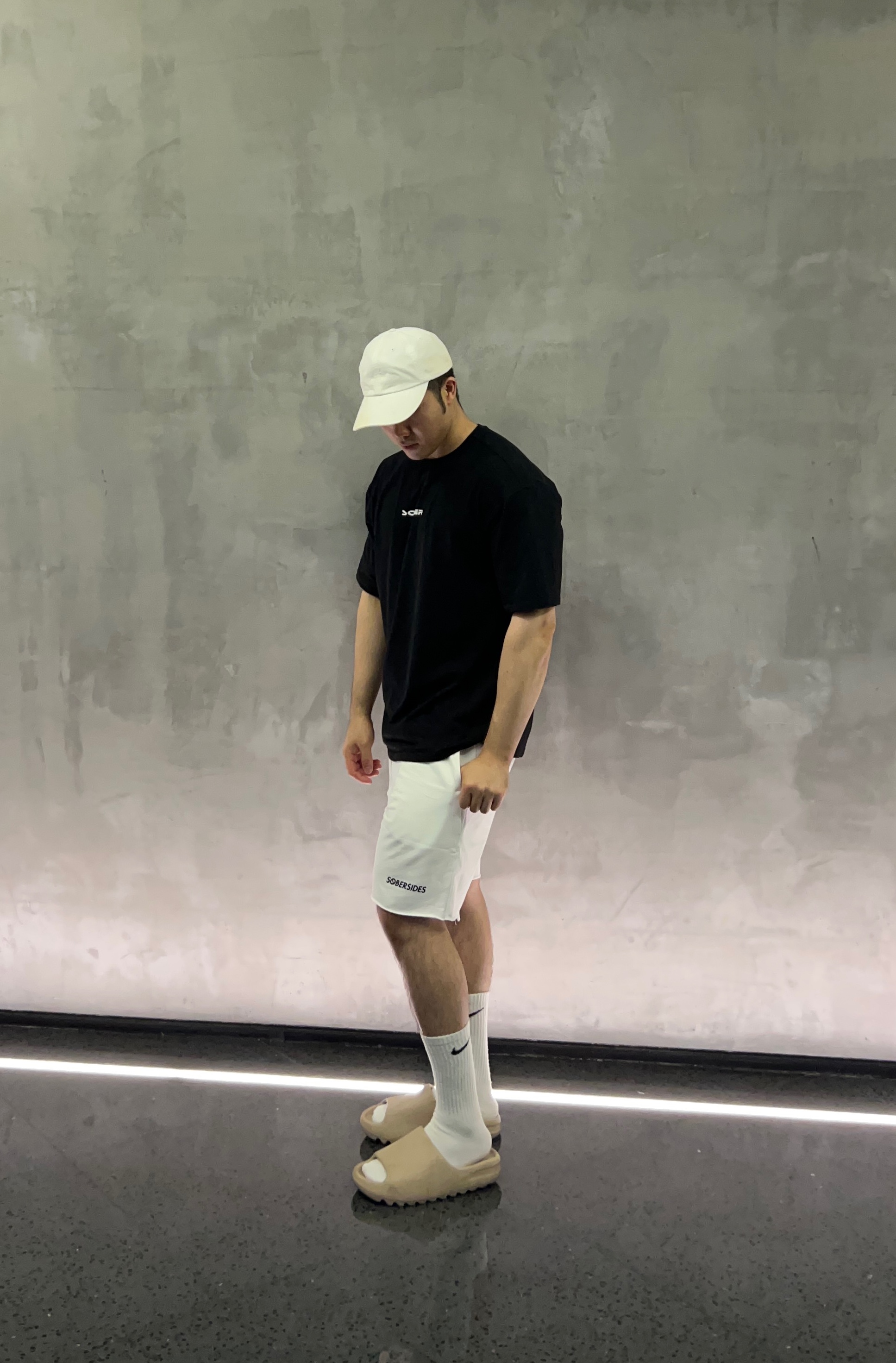 SOBERSIDES夏季新品男士薄款健身潮牌纯色毛边运动短裤训练五分裤-图1