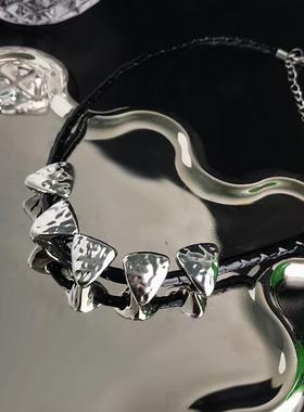 小众设计y2k潮流黑皮绳项链