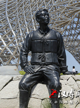 人物户外大型景观玻璃钢铜雕