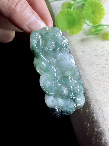 正品A货冰透荷叶金鱼玉吊坠男女缅甸玉石飘花玉坠荷叶玉项坠挂件 - 图1