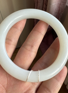 57圈俄老矿料和田玉羊脂玉白玉手镯高厚泥鳅背油润无暇女士玉镯