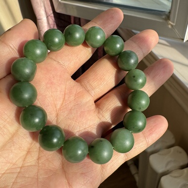 新疆和田玉碧玉籽料手串卡12圆珠苹果绿少黑油糯老熟手链男女收藏
