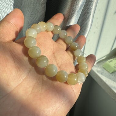 新疆且末料和田玉糖白玉手链卡10圆珠蜜糖白油润无暇男女手串