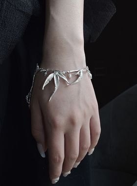 东黑三白女银原创风格