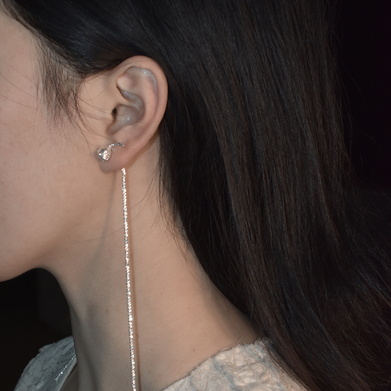 東黑三白/ 小铃兰 s93银原创设计感花形长流苏小众女简约百搭耳钉 - 图0