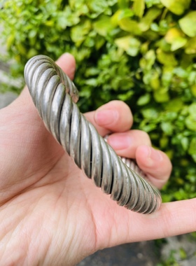 〓老手工〓纯手工打造老银手镯 少数民族老手工银饰 纽丝老银手镯