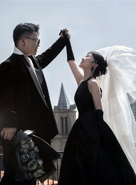 照相馆拍照主题服装外景街拍写真情侣旅拍挂颈露腿缎面黑色婚纱礼