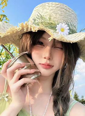 新款小雏菊花环草帽甜美草编遮阳帽大帽檐海边防紫外线沙滩帽子女