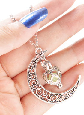 夜光星空月亮项链noctilucent Necklace Women Neck chain choker