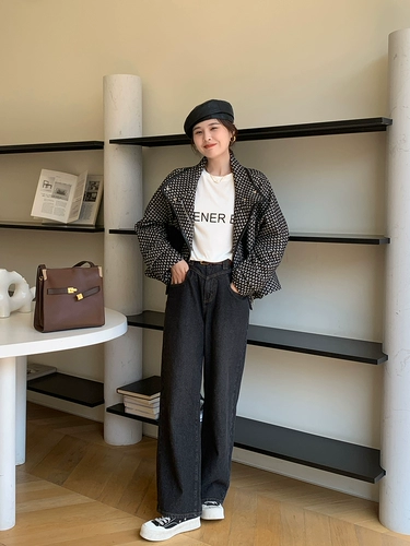 Сестра K домашнее [заблокировать глазное яблоко] Сущность вращающейся шерсти цвето