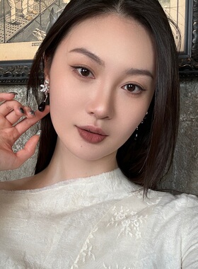 法式优雅花朵黑色水滴耳饰