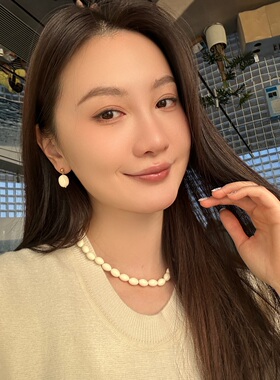 小众设计奶黄色耳钉项链