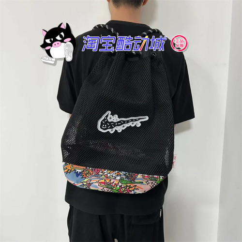 正品 NIKE官网会员双肩抽绳编织网状包涂鸦logo便捷篮球包骑行包-图1