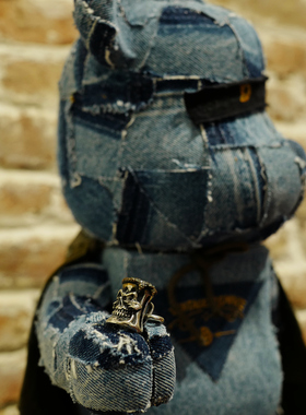 渡鸦原创毒手工雕刻纯银酒杯吊坠